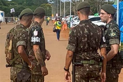 Exército troca chefias de sete dos oito Comandos Militares PE Notícias