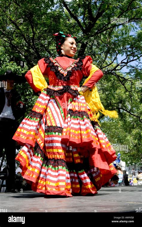 Colorful mexican flamenco dancing hi-res stock photography and images ...