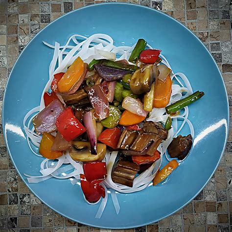 Лапша с говядиной и овощами - Тёрки на кухне