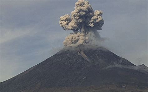 Popocat Petl Registra Dos Explosiones Y Exhalaciones En Horas