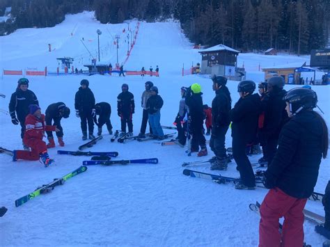 Séjour pédagogique au ski une première journée ensoleillée en images