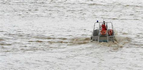 Bordeaux le corps dun homme repêché dans la Garonne