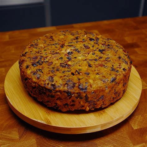 4 Ingredient Fruit And Nut Cake