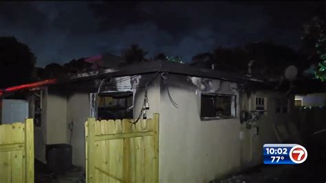 Man Escapes Safely Dog Dies In Pompano Beach Duplex Fire 4 Displaced