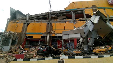 Fotos Terremotos Y Tsunami En Indonesia Dejaron Al Menos 832 Muertos Y Centenares De Heridos