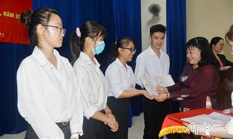 Tiền Giang Quan tâm phát triển đảng viên trong học sinh sinh viên