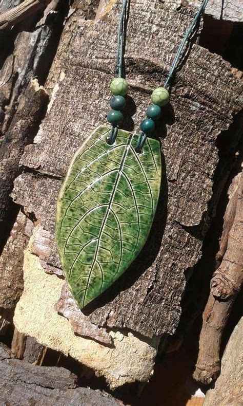 Кулон Лист Листик Ручная работа | Clay jewelry, Polymer clay necklace ...
