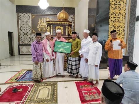 Andi Sumangerukka Berikan Bantuan Pembangunan Masjid Dan Ponpes Di