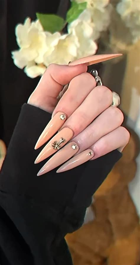 Nude Stiletto R NailFetish