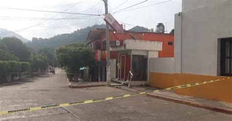 Comando Armado Somete A Polic As Y Roba Cajero Autom Tico En La Zona