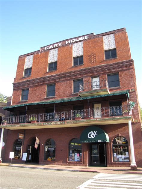 Bay Area Arts: The historic Cary House Hotel, Placerville-Haunted or not?