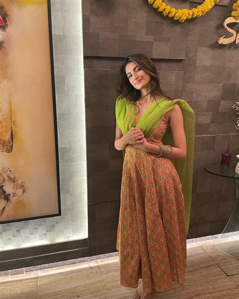 Palak Tiwari Indulges On Chocolate Modaks And Looks Splendid In Green