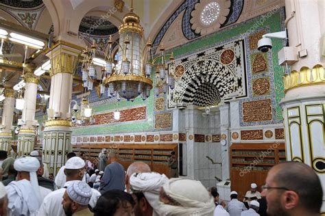 Masjid nabawi wallpaper | Mihrab of Masjid Nabawi and Arabic ...