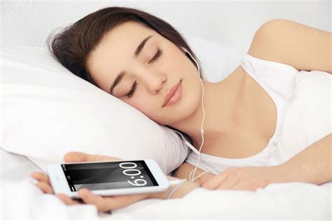 7 Best Earbuds For Sleeping {Comforting Sleep Even On Your Side}