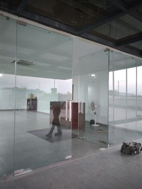 Regular Tuffned Frameless Glass Partitions For Commercial Manufacturer