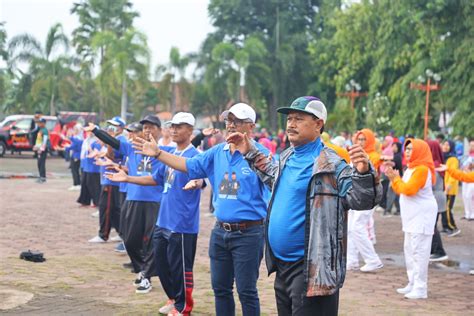 Senam Lansia Peringatan Hari Ibu Wali Kota Lansia Harus Sehat Dan