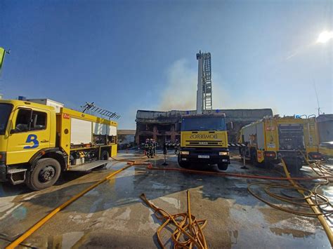 GRAVE INCENDIO EN SIERO Lucha contra el fuego en El Berrón aparatoso