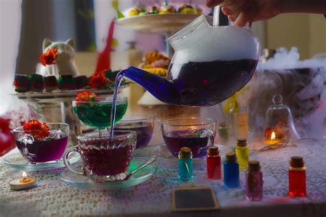 An Alice In Wonderland Themed Immersive Pop Up Bar Is Coming To