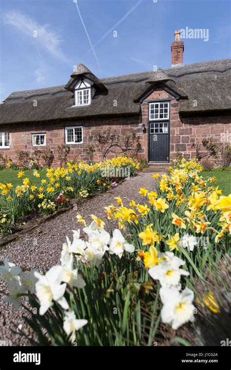 Burton Village On Wirral Peninsula Hi Res Stock Photography And Images