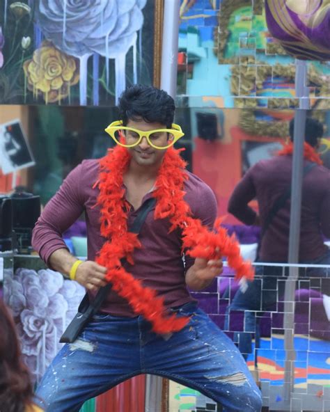 Bigg Boss 13 Winner Sidharth Shukla No More The Actor S Memorable Pictures From The Show