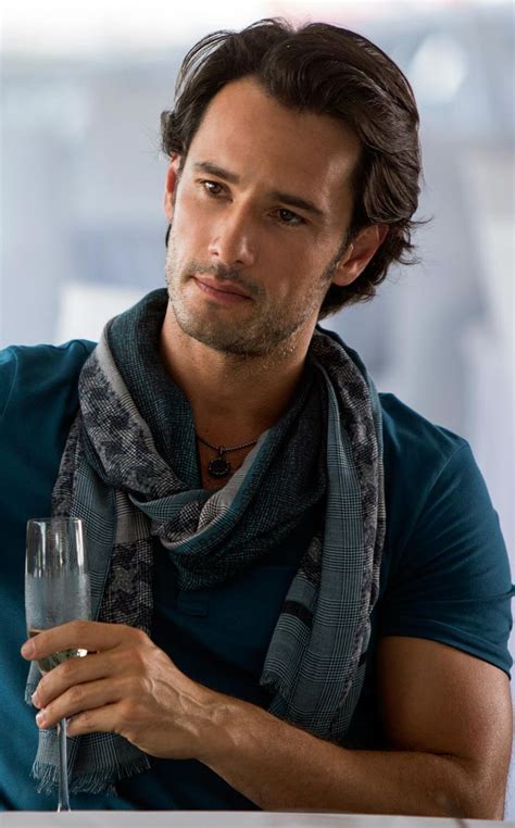 Pin By Rhonda Summerville On Hunks Rodrigo Santoro Gorgeous Men