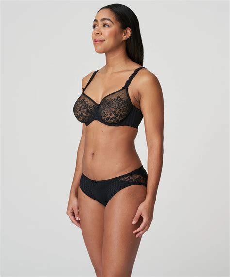 Soutien gorge moulé emboitant grande taille en dentelle Madison noir