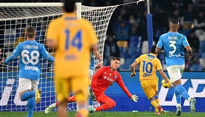 Coppa Italia Napoli Frosinone I Canarini Travolgono Gli Azzurri E