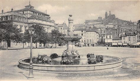 Le Puy En Velay Le Puy 43 La Fontaine Chassaing Et La Place