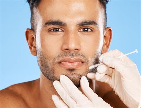 Hombre botox y cuidado facial cosmético tratamiento de arrugas