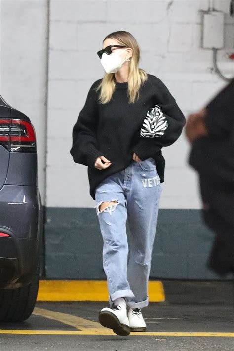 Hailey Rhode Bieber And Justin Bieber Running Errands In Beverly