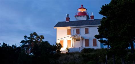 Tours at Yaquina Bay Lighthouse | Friends of Yaquina Lighthouses