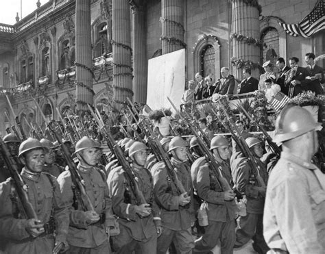 Roosevelt Reviews Mexican Troops In Monterrey 1943 Rwwiipics