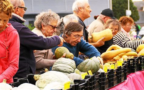 Cucurbitacées La foule au marché Le Télégramme