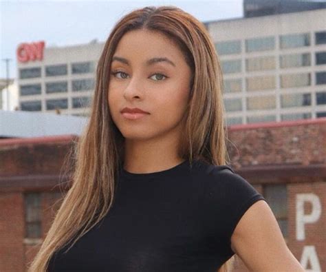 5 Hot Sexy Tatyanah Bass Bikini Pics