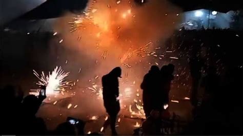 Explosi N De Pirotecnia En Festividad De Tianguistenco Edomex Deja