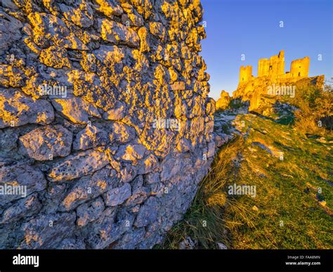 Rocca Calascio (castle) at sunrise in Abruzzo, Italy Stock Photo - Alamy