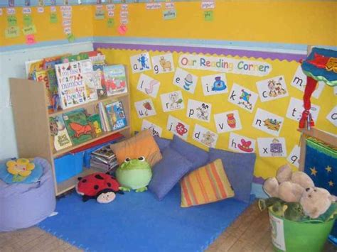 01 Relaxing And Cozy Reading Corner Decor Ideas Reading Corner Classroom Preschool Reading