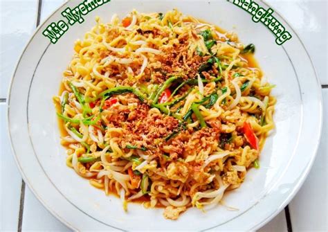 Resep Mie Nyemek Versi Kuah Sayur Kangkung Oleh Lanjarsih Mama Fifian