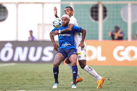 Santos Vive Um Jejum Contra O Cruzeiro