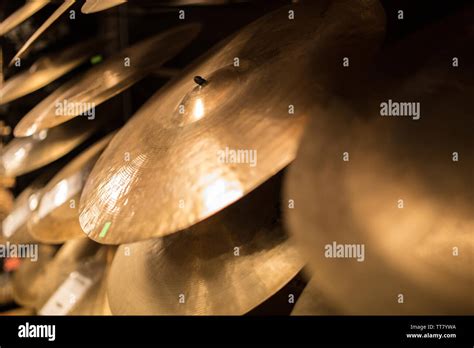 Drum Cymbal Percussion Hi Res Stock Photography And Images Alamy