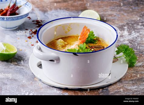 Thai Soup Tom Yam Stock Photo Alamy