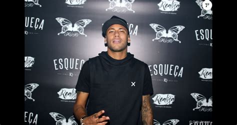 Foto No fim de novembro Neymar já havia deixado escapar um quadro de