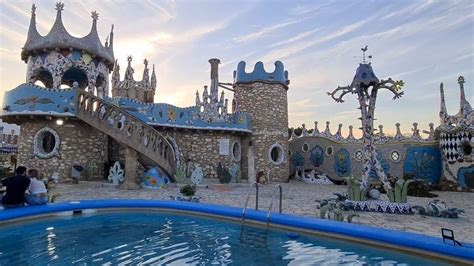 TURISMO POR EXTREMADURA VISITO EL CAPRICHO DE COTRINA UNA CASA DE