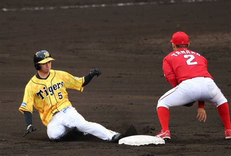 7回1死一塁、近本は二盗を決める（撮影・北條 貴史） ― スポニチ Sponichi Annex 野球