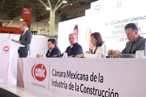 Presentan inversión multianual de obra pública ante CMIC en Guadalupe