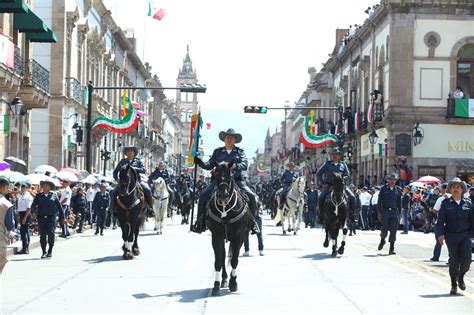 Con Fervor Patrio Disfrutan Miles De Michoacanos Desfile Por La