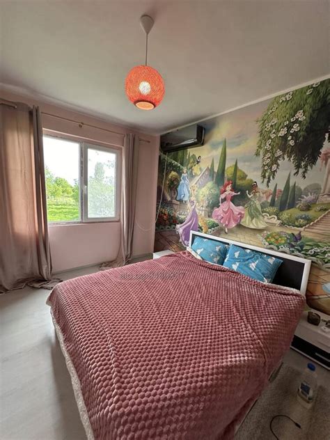 Къща в село Мало Конаре Триетажна къща 140 кв.м РЗП 1300 кв.м двор ...