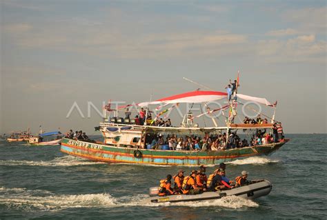 Tradisi Pesta Lomban Antara Foto