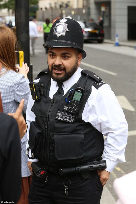 Police At Pride Told They Cant Wear Thin Blue Line Emblem Daily Mail