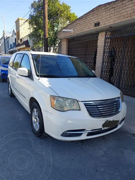 Chrysler Town And Country Touring Piel L Usado Color Blanco